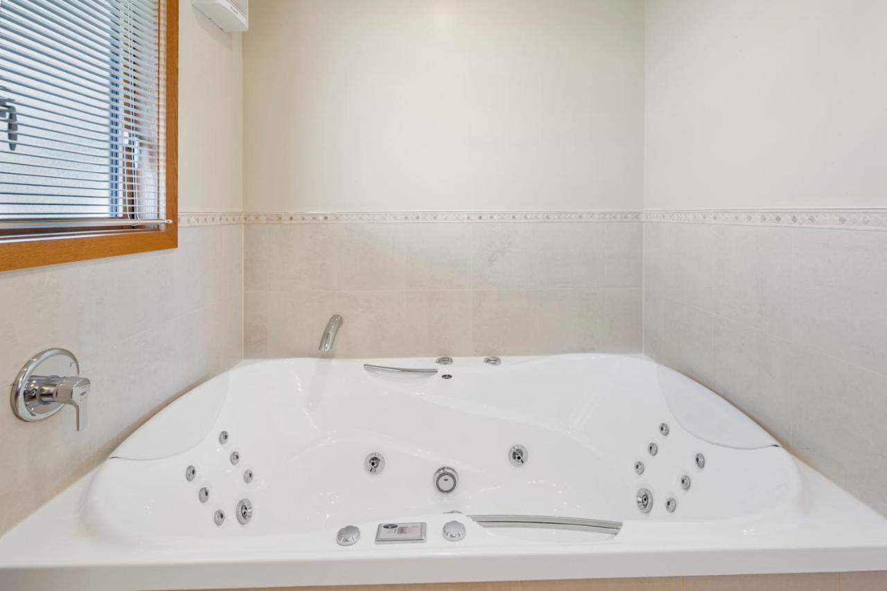 Holiday home Omaio -